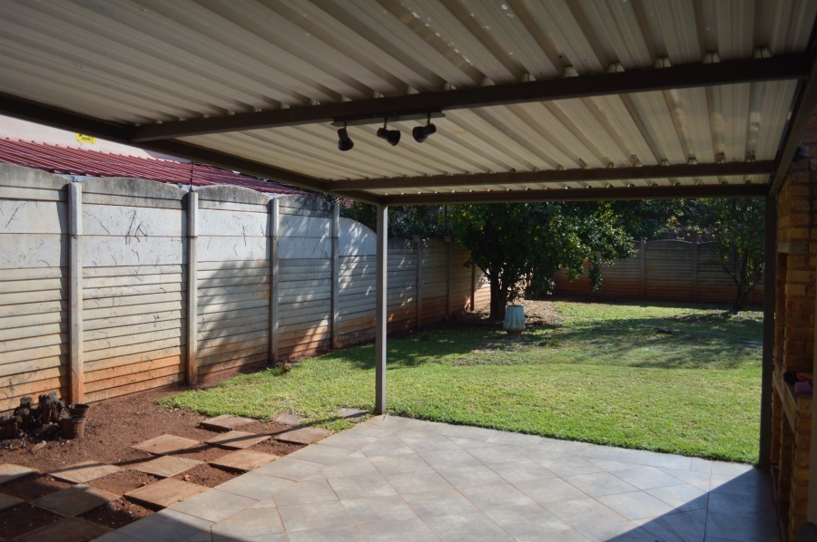 To Let 4 Bedroom Property for Rent in Doringkruin North West